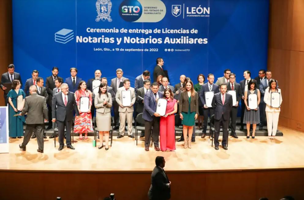 NOTARIOS