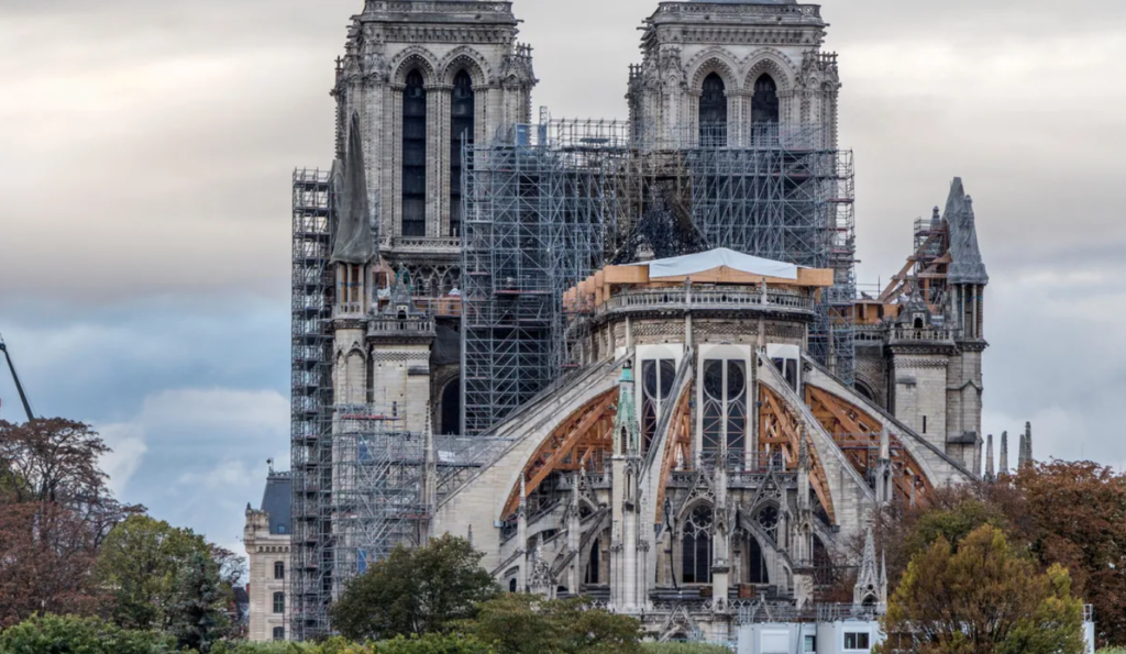 NOTRE-DAME-2-1