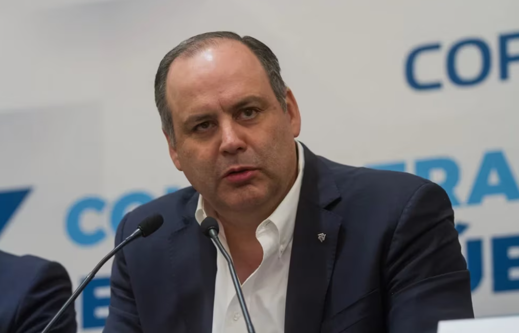 DE HOYOS