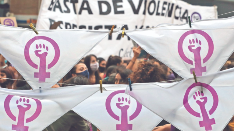 MUJERES