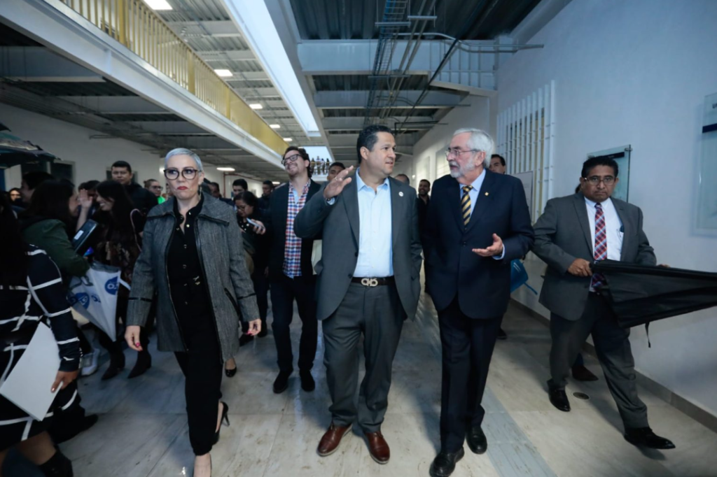 UNAM 4