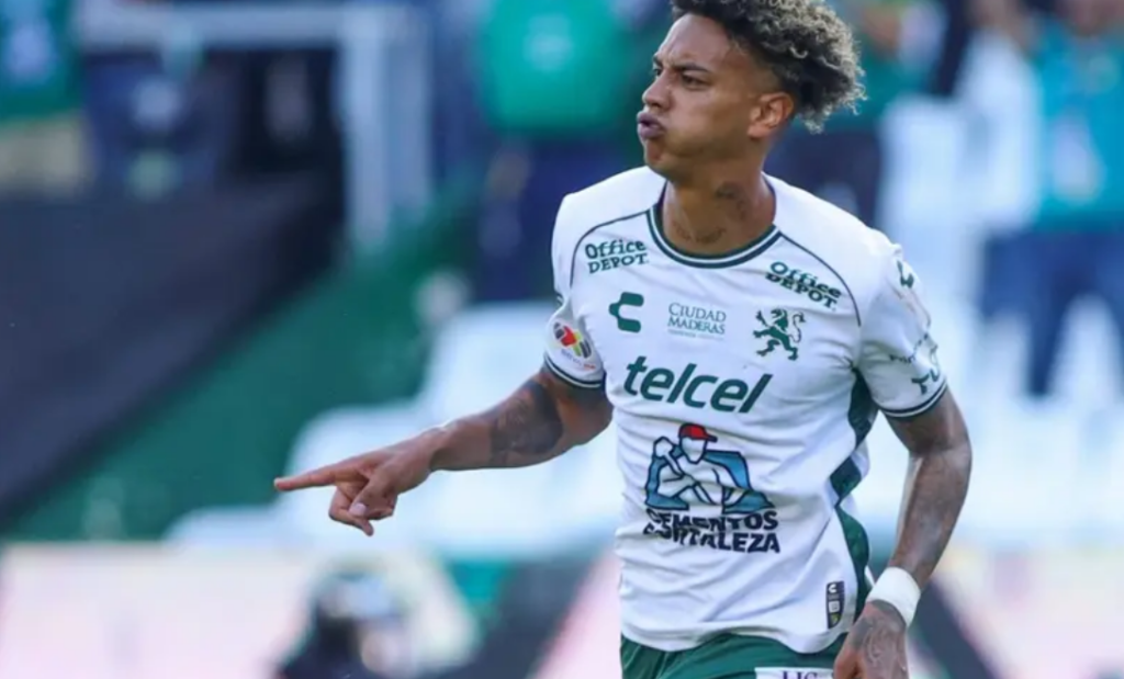 LEÓN GANA