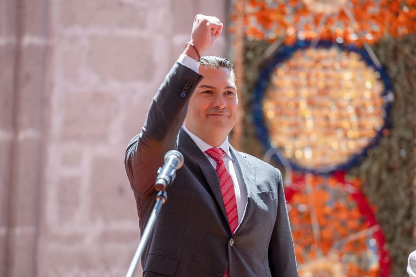 MAURICIO