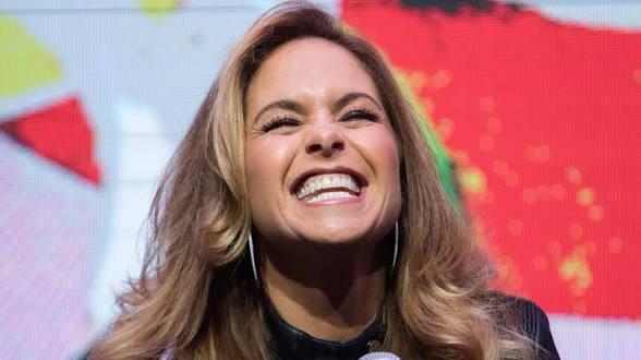 Lucero confeti accidente