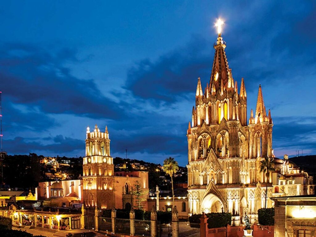 SAN-MIGUEL-DE-ALLENDE_Fotolia_17366625_Subscription_Monthly_L
