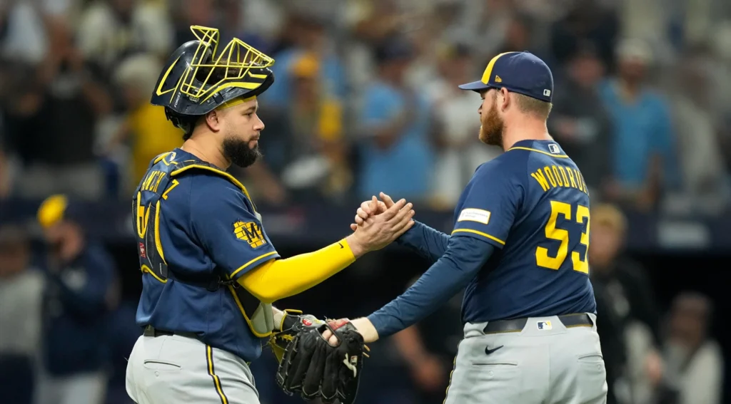 Serie-Mundial-Cerveceros-pueden-ganar-hoy-su-primer-título-en-el-Juego-4-a-las-8-00-p.-m.-en-RD-