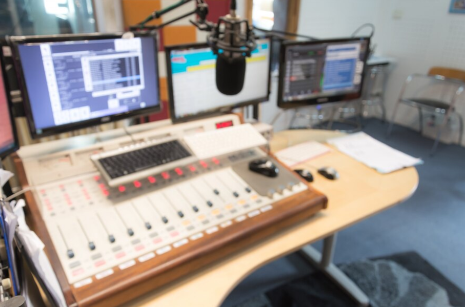 RADIO 1