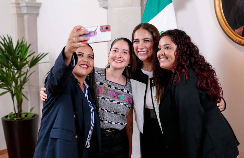 photo_4999368935459631073_y